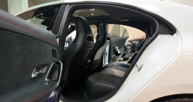 MERCEDES-BENZ CLA 250 7G-DCT AMG Line