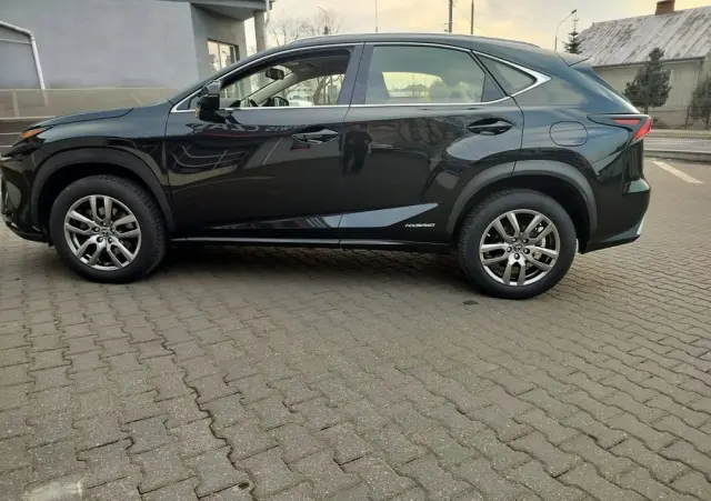 LEXUS NX 300h Business Edition AWD