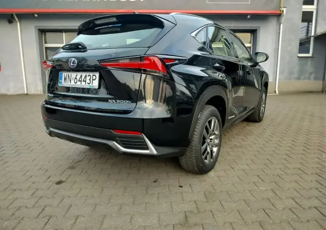 LEXUS NX 300h Business Edition AWD
