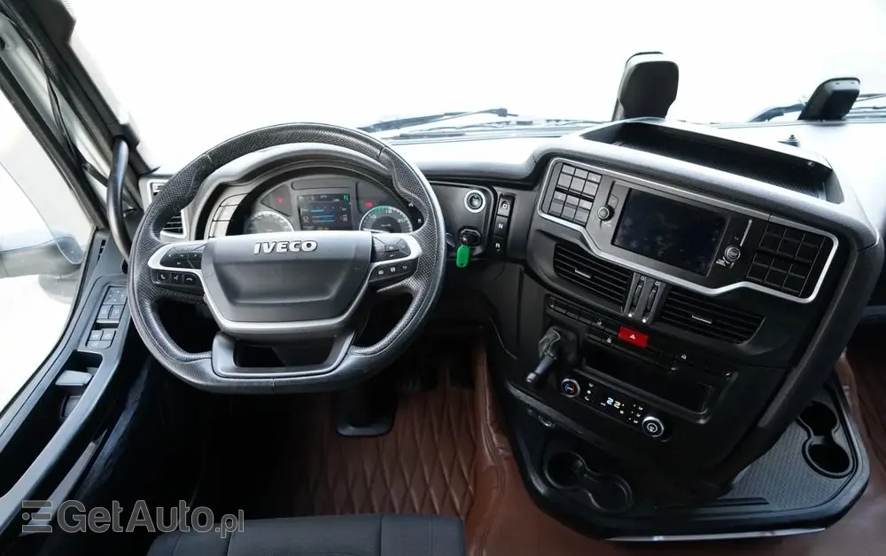 IVECO S-WAY / 490 / RETARDER / KLIMA POSTOJOWA 