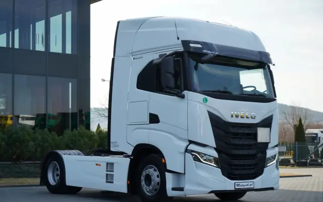 IVECO S-WAY / 490 / RETARDER / KLIMA POSTOJOWA 