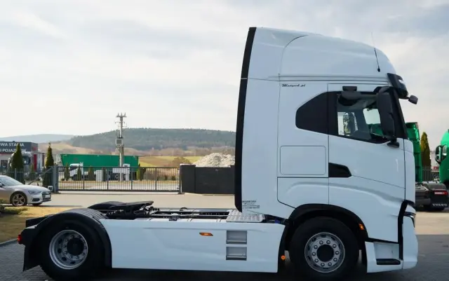 IVECO S-WAY / 490 / RETARDER / KLIMA POSTOJOWA 