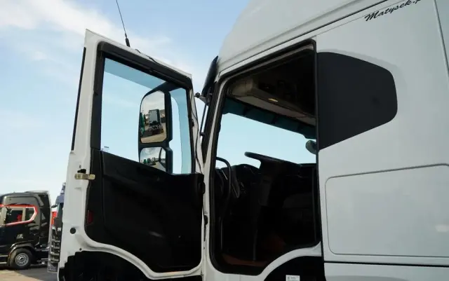 IVECO S-WAY / 490 / RETARDER / KLIMA POSTOJOWA 