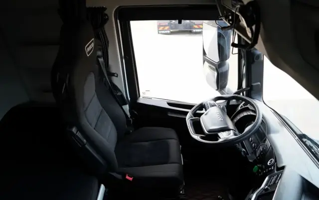 IVECO S-WAY / 490 / RETARDER / KLIMA POSTOJOWA 