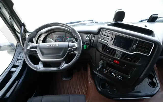 IVECO S-WAY / 490 / RETARDER / KLIMA POSTOJOWA 