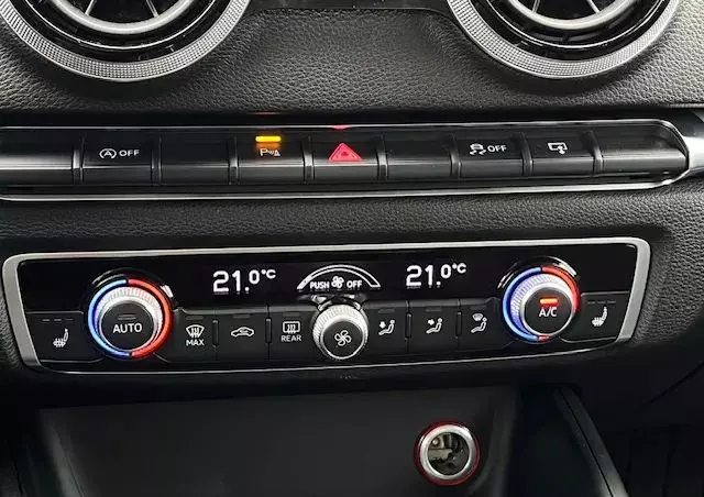 AUDI A3 1.4 TFSI Ambiente S tronic