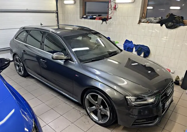 AUDI A4 Avant 2.0 TDI DPF clean diesel multitronic S line Sportpaket