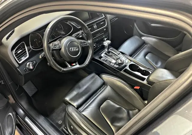 AUDI A4 Avant 2.0 TDI DPF clean diesel multitronic S line Sportpaket