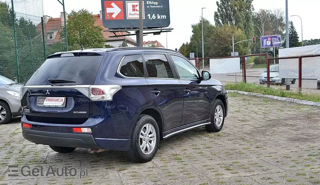 MITSUBISHI Outlander 