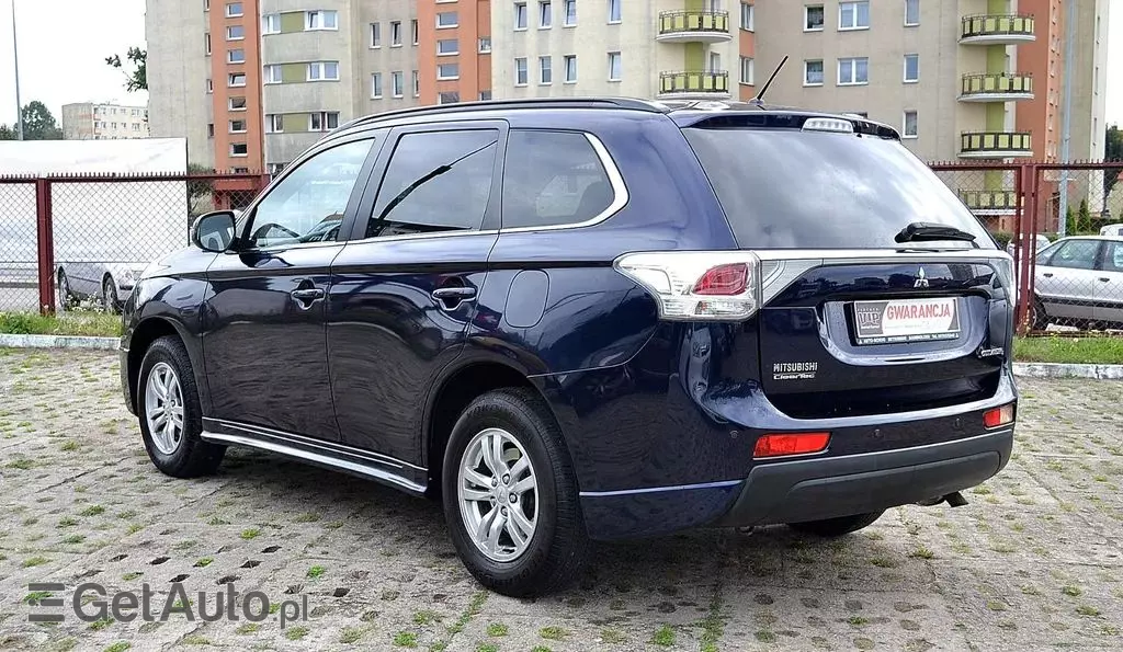 MITSUBISHI Outlander 