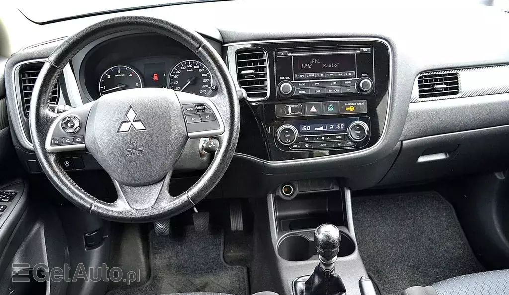 MITSUBISHI Outlander 