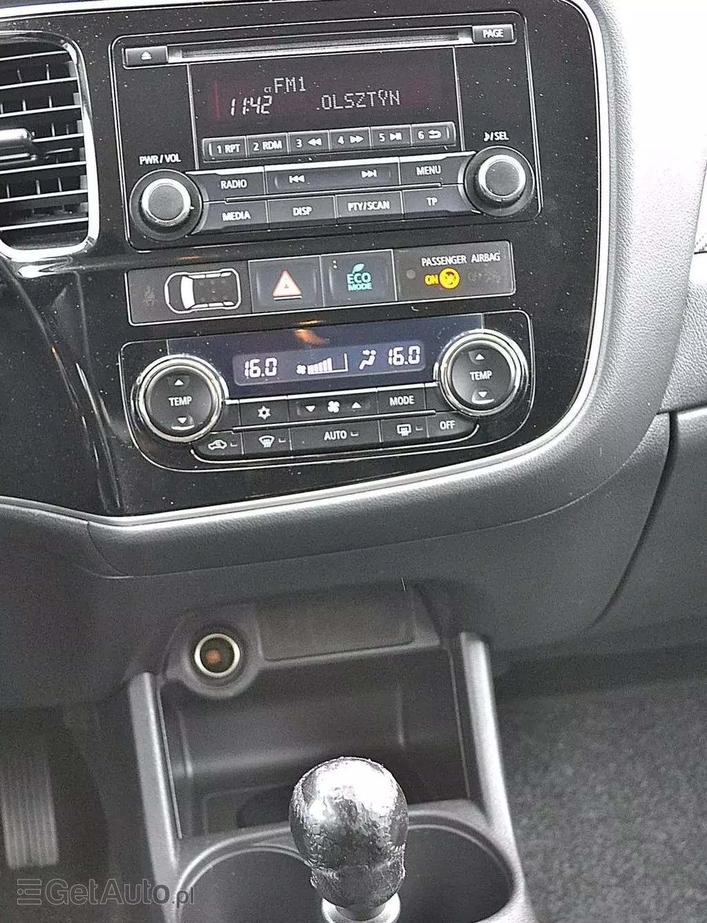 MITSUBISHI Outlander 