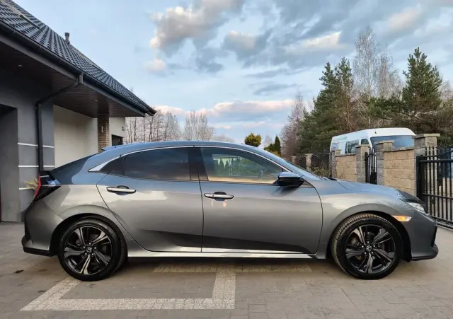 HONDA Civic 1.6 i-DTEC Executive Black Edition