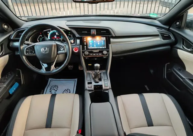 HONDA Civic 1.6 i-DTEC Executive Black Edition