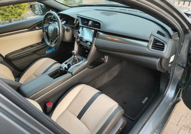 HONDA Civic 1.6 i-DTEC Executive Black Edition