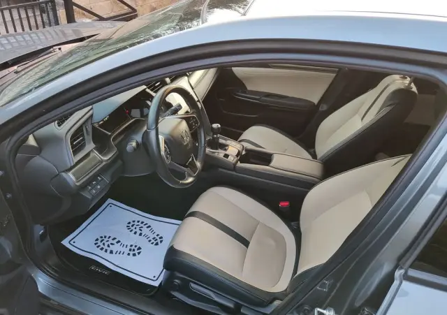 HONDA Civic 1.6 i-DTEC Executive Black Edition