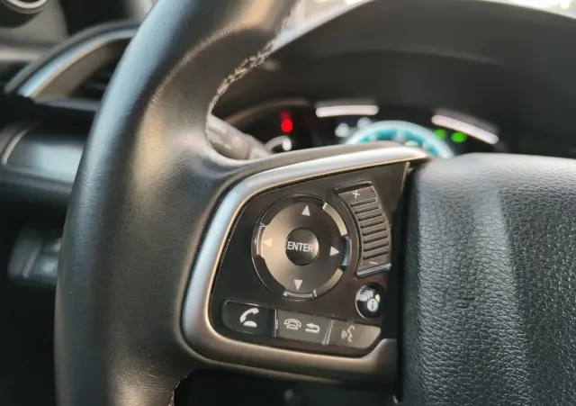 HONDA Civic 1.6 i-DTEC Executive Black Edition