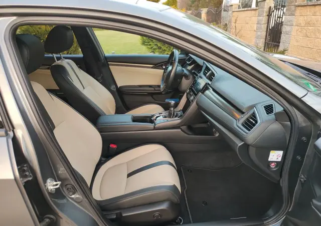 HONDA Civic 1.6 i-DTEC Executive Black Edition