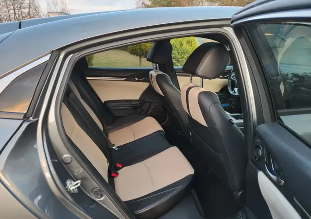 HONDA Civic 1.6 i-DTEC Executive Black Edition