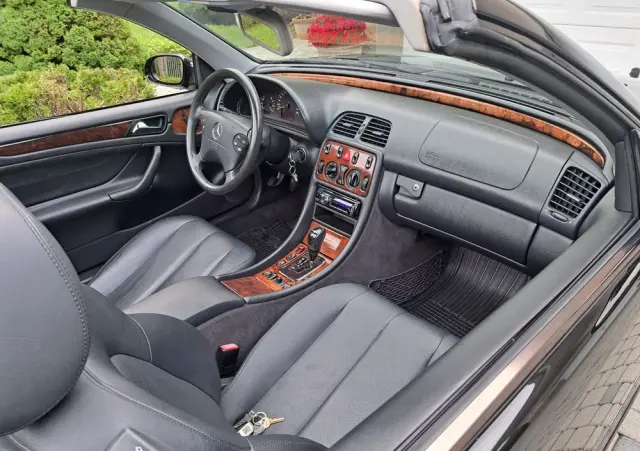 MERCEDES-BENZ CLK 