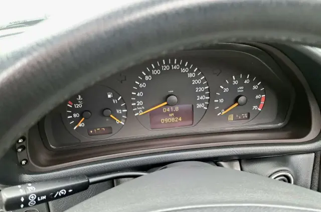 MERCEDES-BENZ CLK 