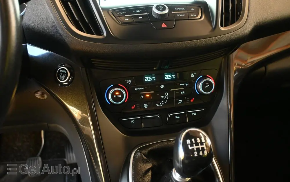 FORD Kuga 1.5 EcoBoost 2x4 Titanium