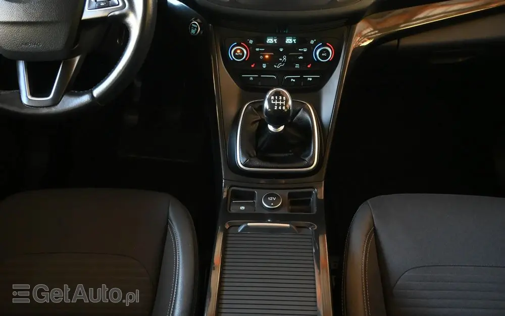 FORD Kuga 1.5 EcoBoost 2x4 Titanium