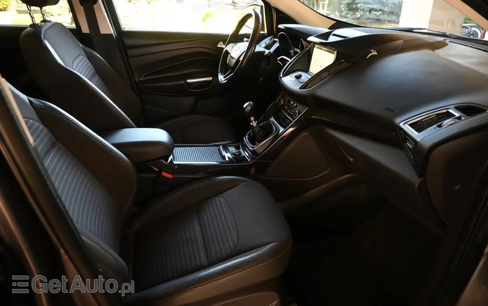 FORD Kuga 1.5 EcoBoost 2x4 Titanium