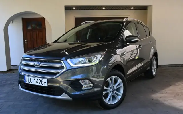 FORD Kuga 1.5 EcoBoost 2x4 Titanium