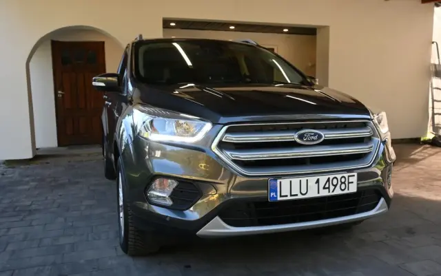 FORD Kuga 1.5 EcoBoost 2x4 Titanium