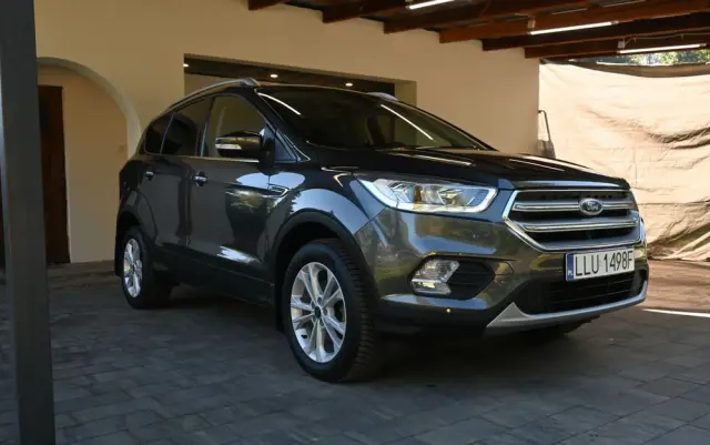 FORD Kuga 1.5 EcoBoost 2x4 Titanium