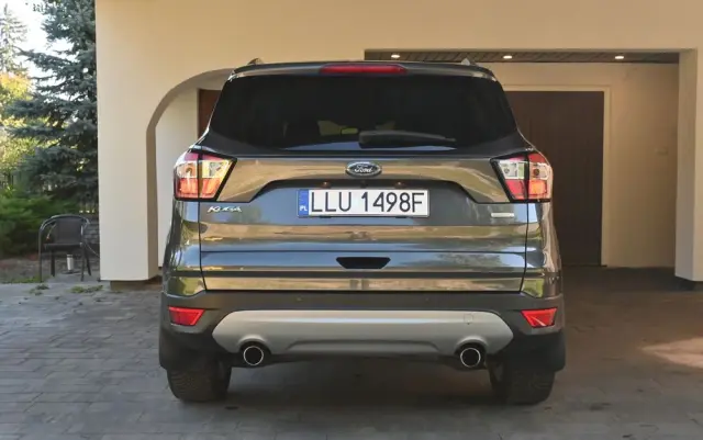 FORD Kuga 1.5 EcoBoost 2x4 Titanium