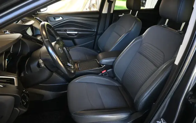 FORD Kuga 1.5 EcoBoost 2x4 Titanium