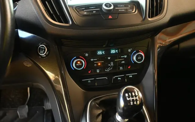 FORD Kuga 1.5 EcoBoost 2x4 Titanium