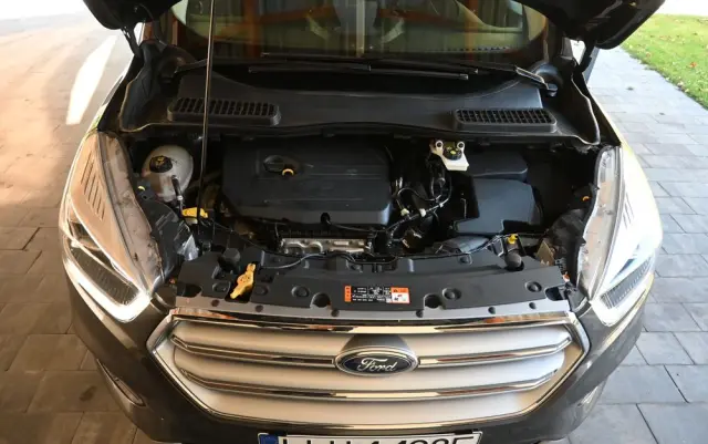 FORD Kuga 1.5 EcoBoost 2x4 Titanium