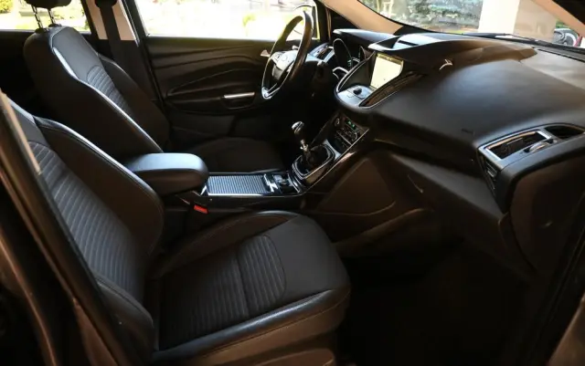 FORD Kuga 1.5 EcoBoost 2x4 Titanium