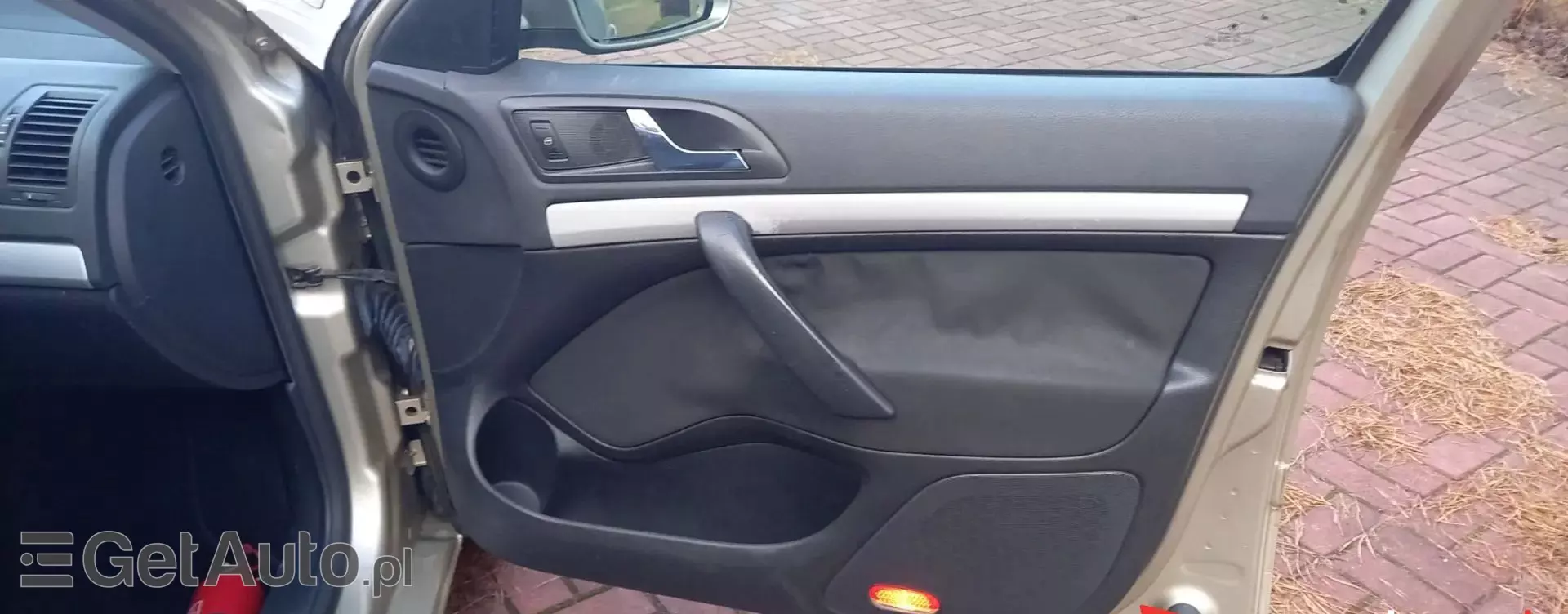 SKODA Octavia 1.6 (102 KM)