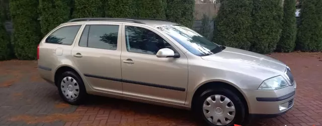 SKODA Octavia 1.6 (102 KM)