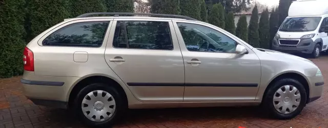 SKODA Octavia 1.6 (102 KM)