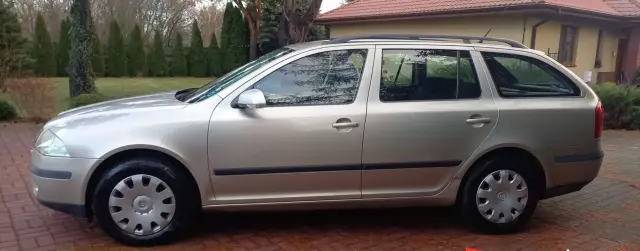SKODA Octavia 1.6 (102 KM)