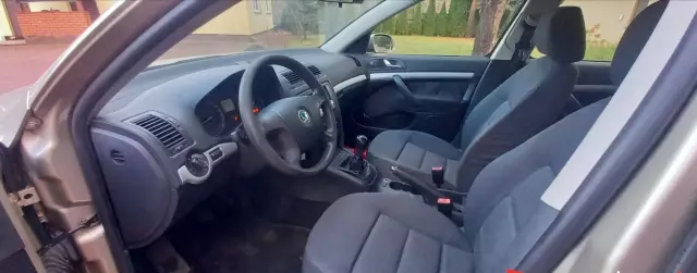 SKODA Octavia 1.6 (102 KM)