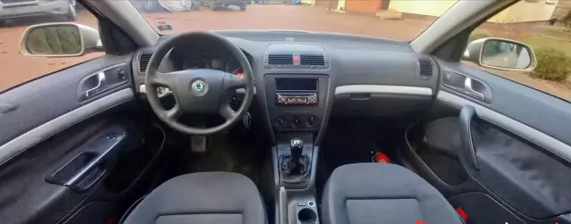 SKODA Octavia 1.6 (102 KM)