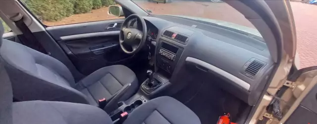 SKODA Octavia 1.6 (102 KM)