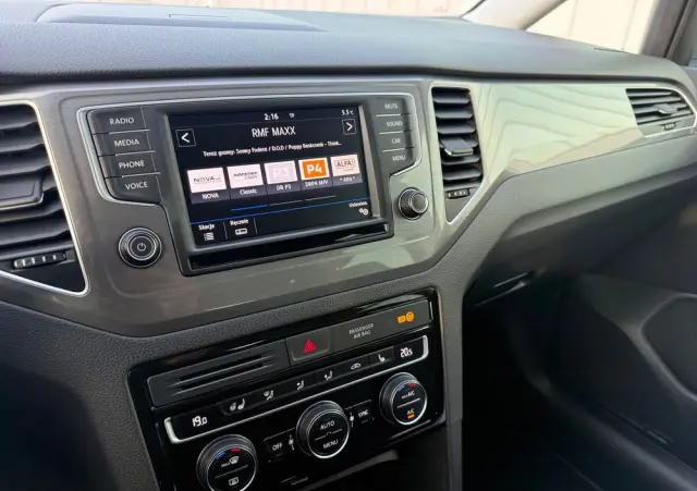 VOLKSWAGEN Golf Sportsvan 1.6 TDI (BlueMotion Technology) DSG Comfortline