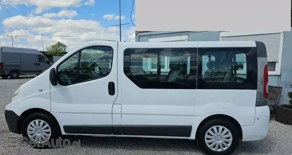 RENAULT Trafic 
