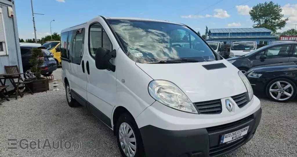 RENAULT Trafic 