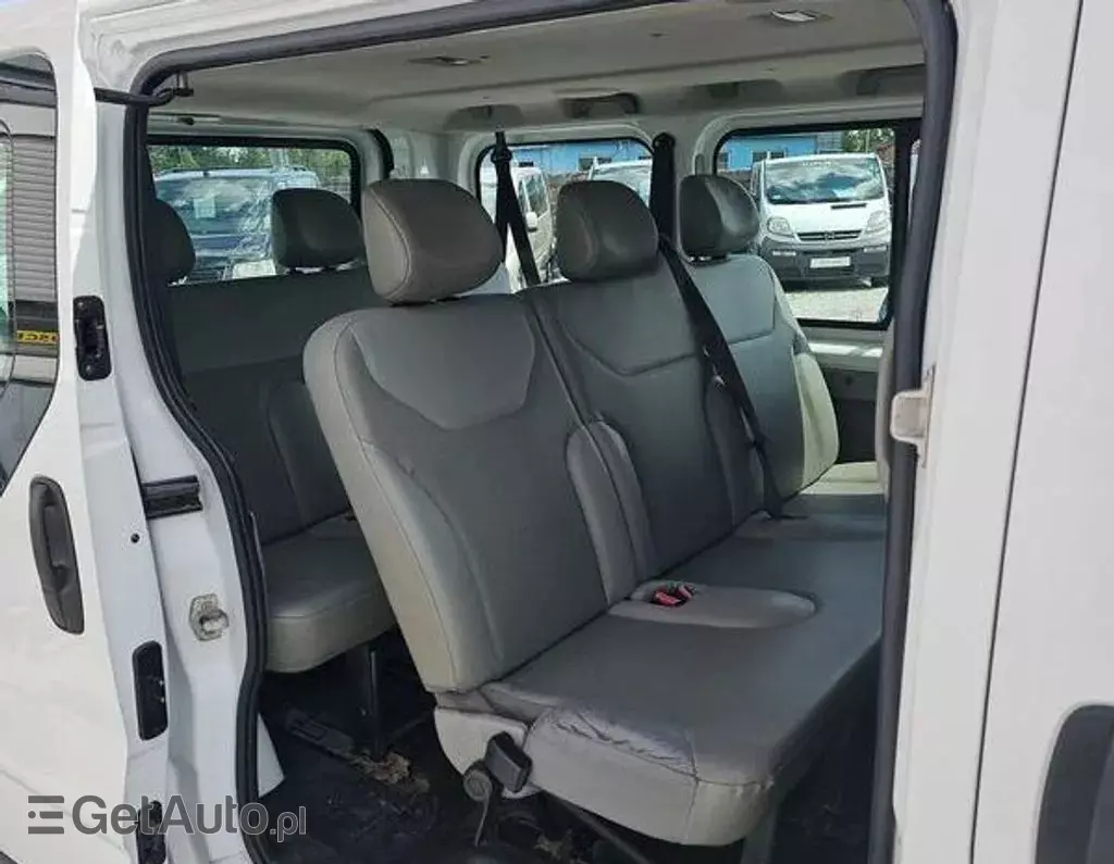 RENAULT Trafic 
