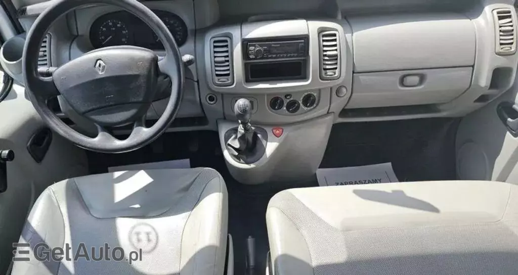 RENAULT Trafic 