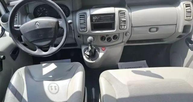 RENAULT Trafic 