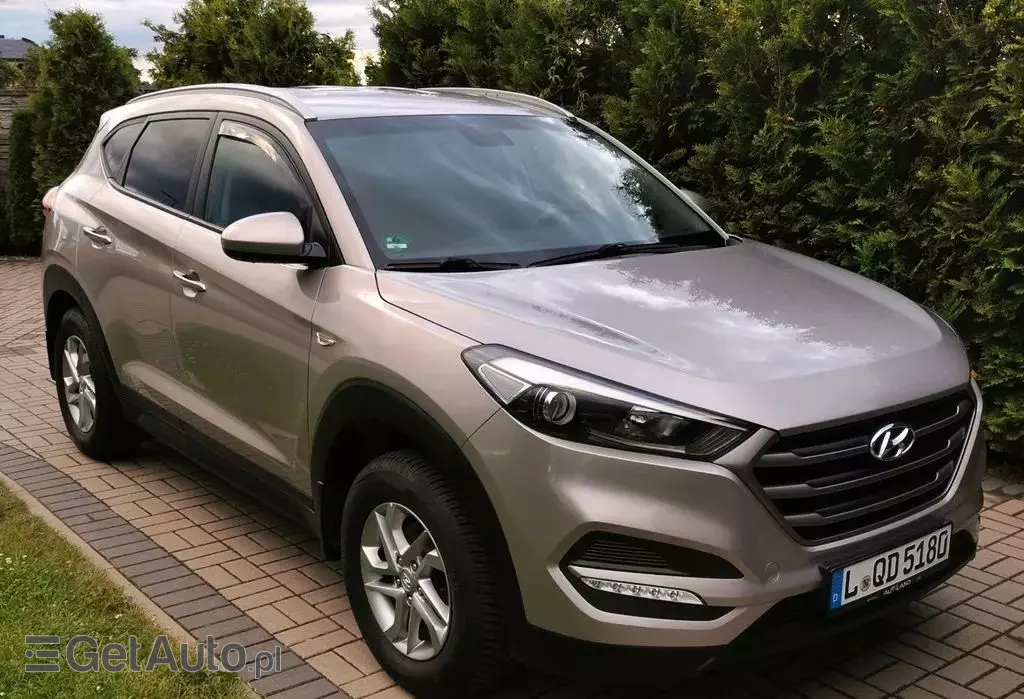 HYUNDAI Tucson 